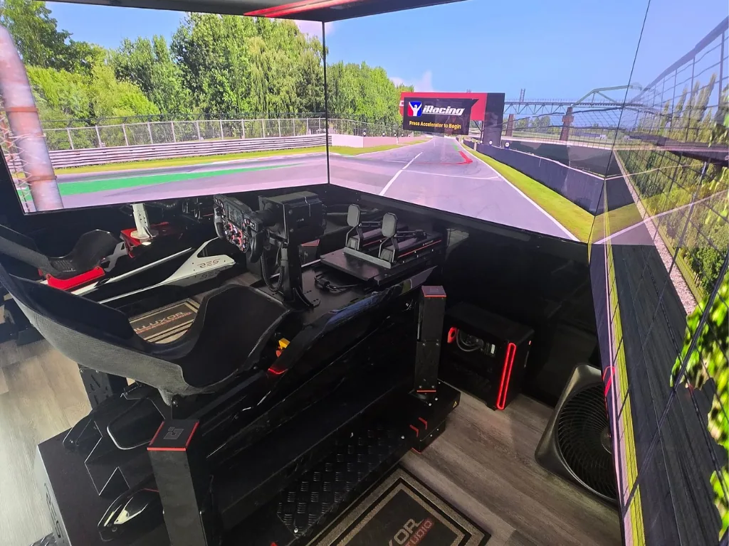 Triple-screen racing setup